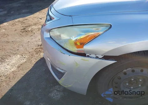 2015 Nissan Altima 2.5 из США, поврежденный, VIN 1N4AL3AP0FC184975